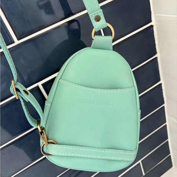 Portland Leather Goods Sydney Sling/Crossbody Bag - Picture 4 of 4